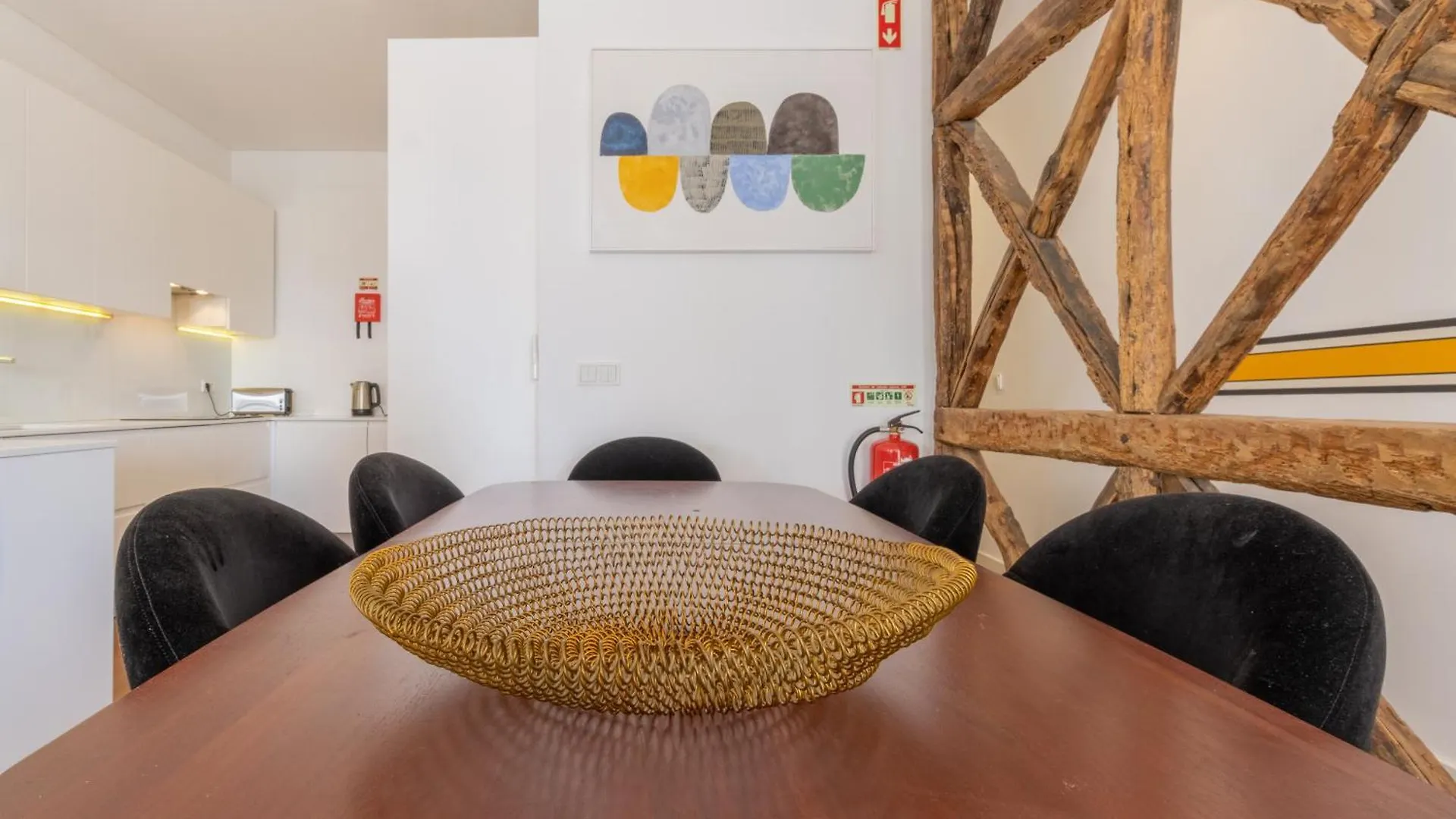 Spacious, Family Friendly 3Br & 3Wc. Ac/Heating. Lisboa 0*,