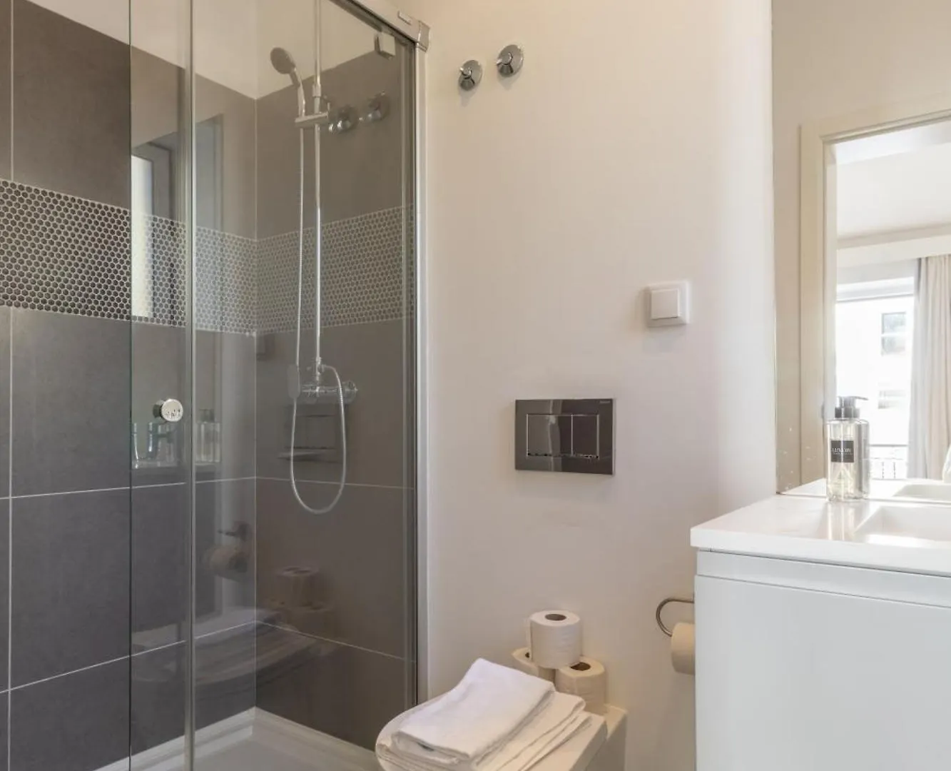 Spacious, Family Friendly 3Br & 3Wc. Ac/Heating. Lisbona Appartamento